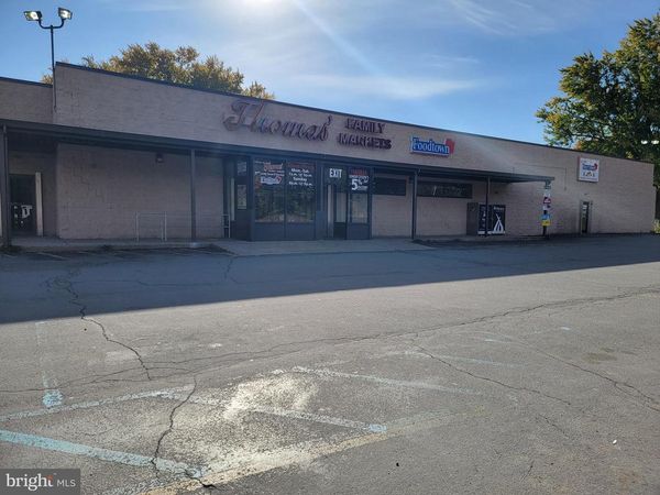 5 MOUNTAIN MALL, SHICKSHINNY, PA 18655