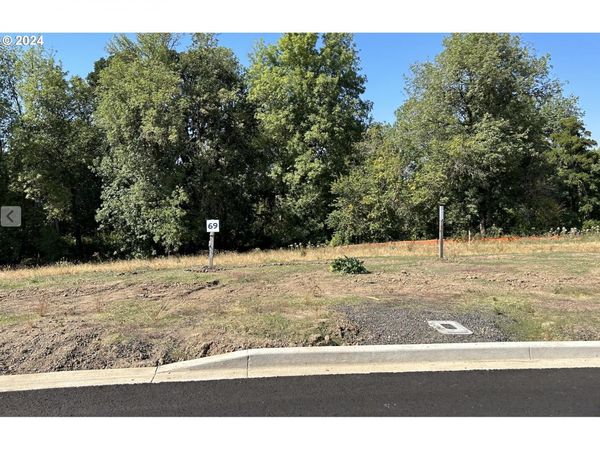 1587 NW Pinehurst DR, Unit 69, McMinnville, OR 97128