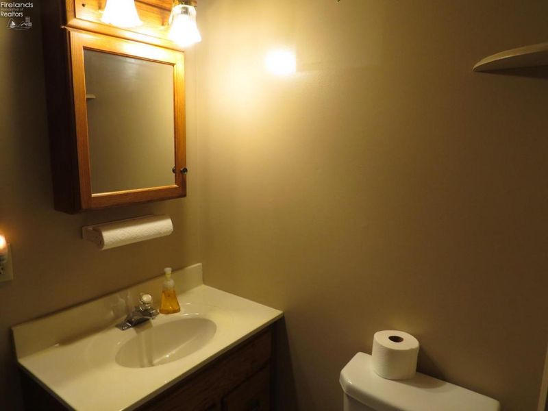 671 S S. Lake St., Amherst, OH 44001 Photo 19