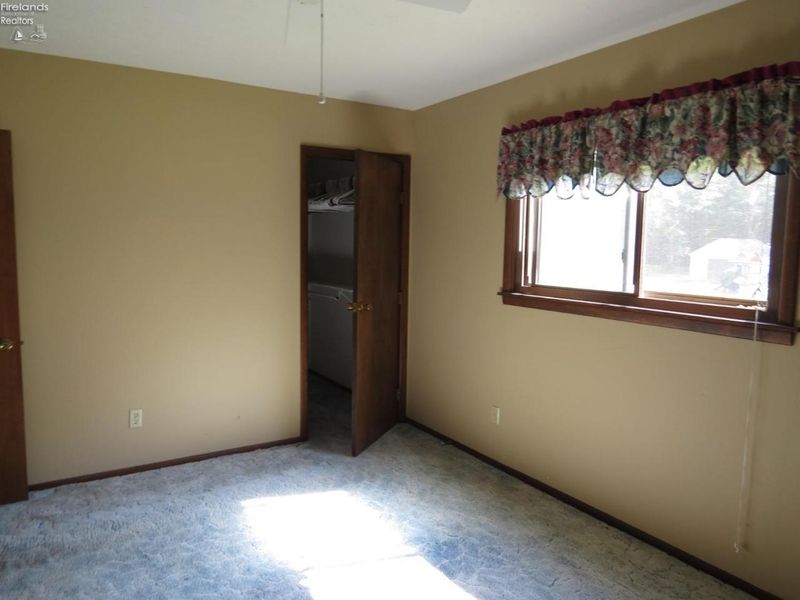 671 S S. Lake St., Amherst, OH 44001 Photo 20