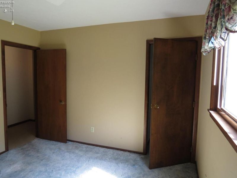 671 S S. Lake St., Amherst, OH 44001 Photo 21