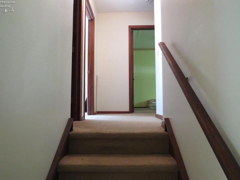 671 S S. Lake St., Amherst, OH 44001 Photo 25