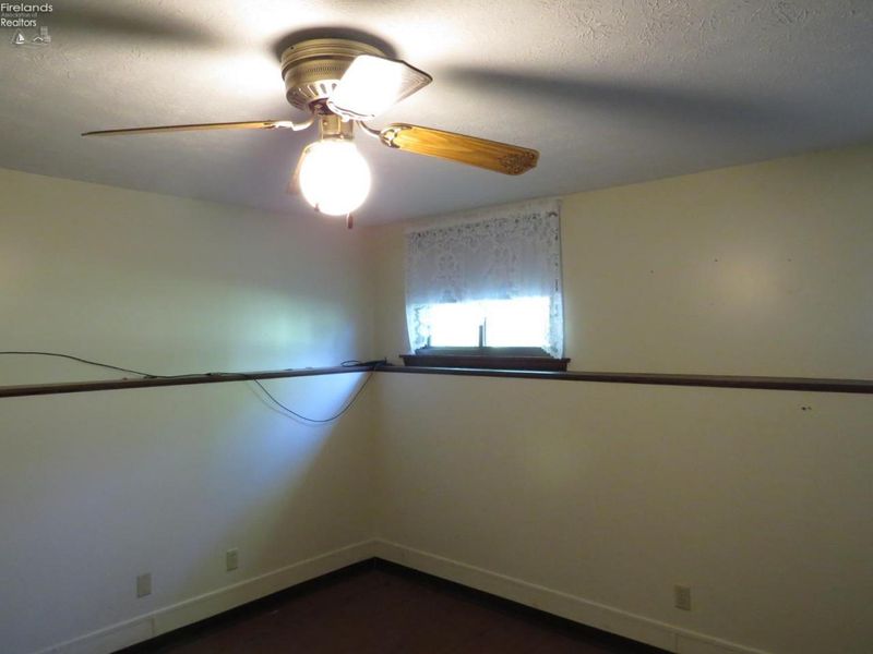 671 S S. Lake St., Amherst, OH 44001 Photo 29