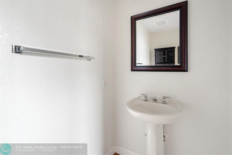 2005 Oceanwalk Terrace, Unit 300, Pompano Beach, FL 33062 Photo