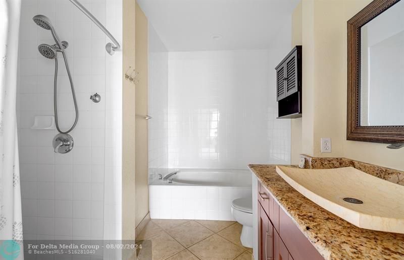 2005 Oceanwalk Terrace, Unit 300, Pompano Beach, FL 33062 Photo