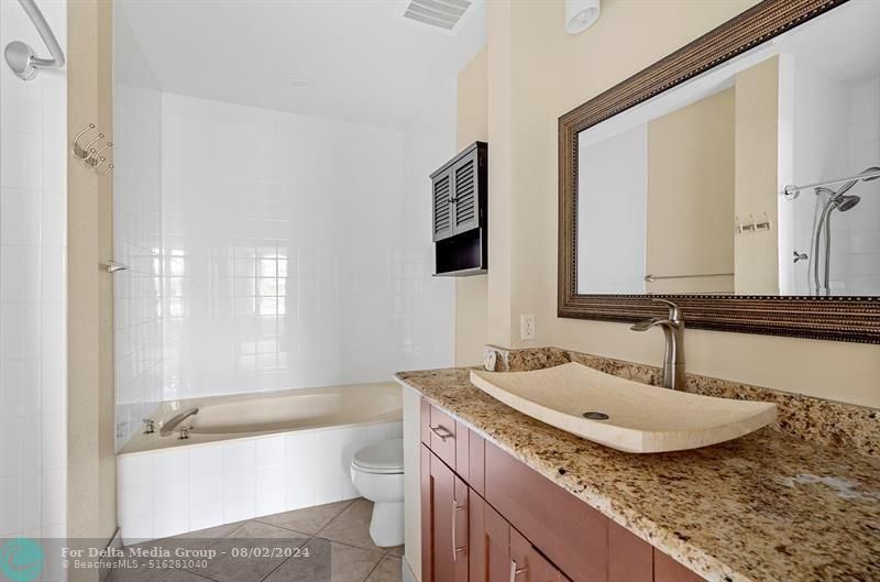 2005 Oceanwalk Terrace, Unit 300, Pompano Beach, FL 33062 Photo