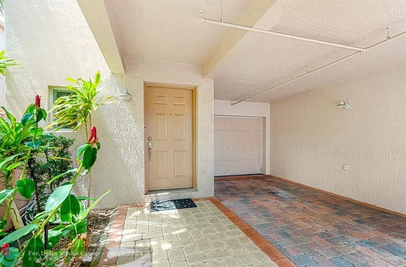 2005 Oceanwalk Terrace, Unit 300, Pompano Beach, FL 33062 Photo