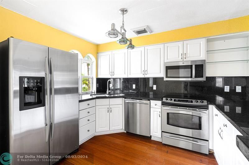 2005 Oceanwalk Terrace, Unit 300, Pompano Beach, FL 33062 Photo