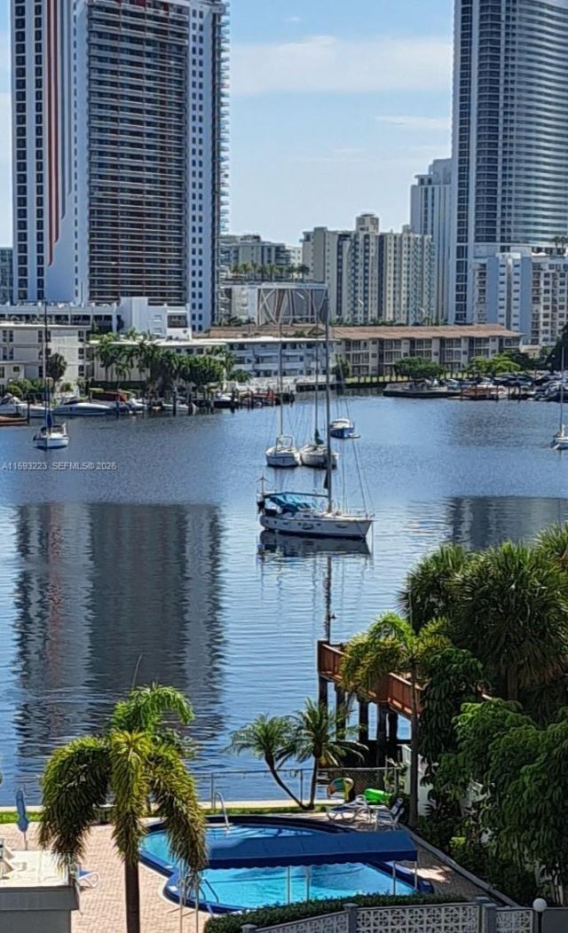 427 Golden Isles Dr, Unit 5H, Hallandale Beach, FL 33009 Photo