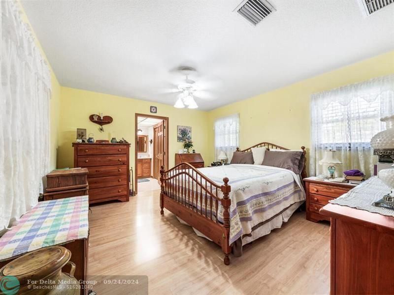 7121 NW 11th Court, Plantation, FL 33313 Photo