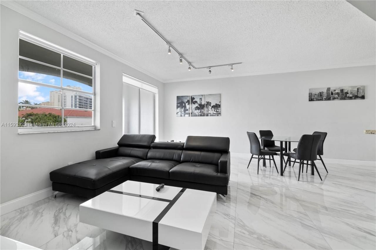 3105 NE 184th St, Unit 7305, Aventura, FL 33160 Photo