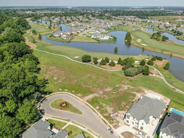 2114 Thomas Boyd Dr, Saint George, LA 70810