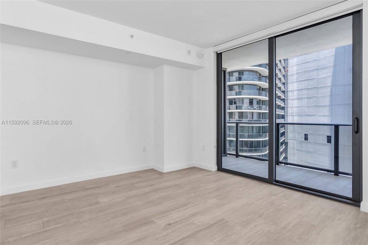 45 SW 9th St, Unit 3502, Miami, FL 33130 Photo