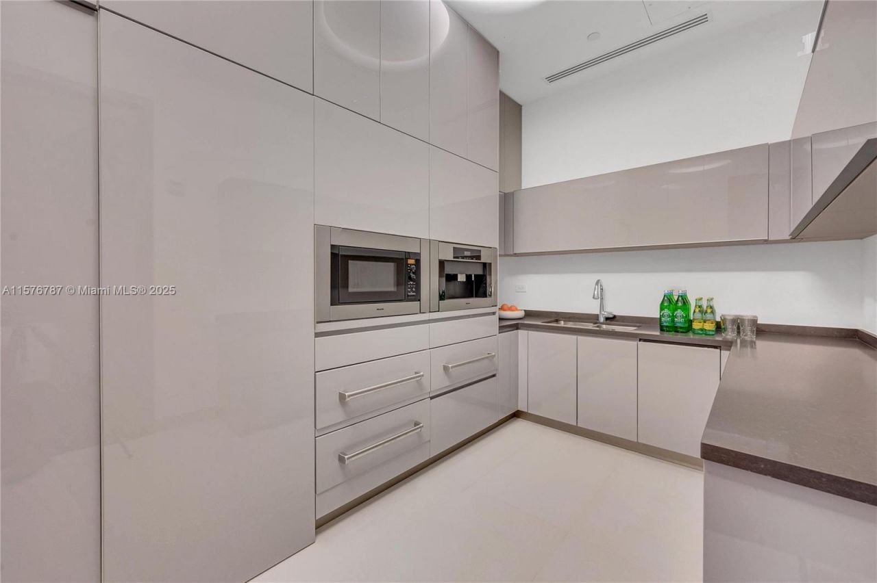 2020 Ponce De Leon Blvd, Unit PH-A1, Coral Gables, FL 33134 Photo