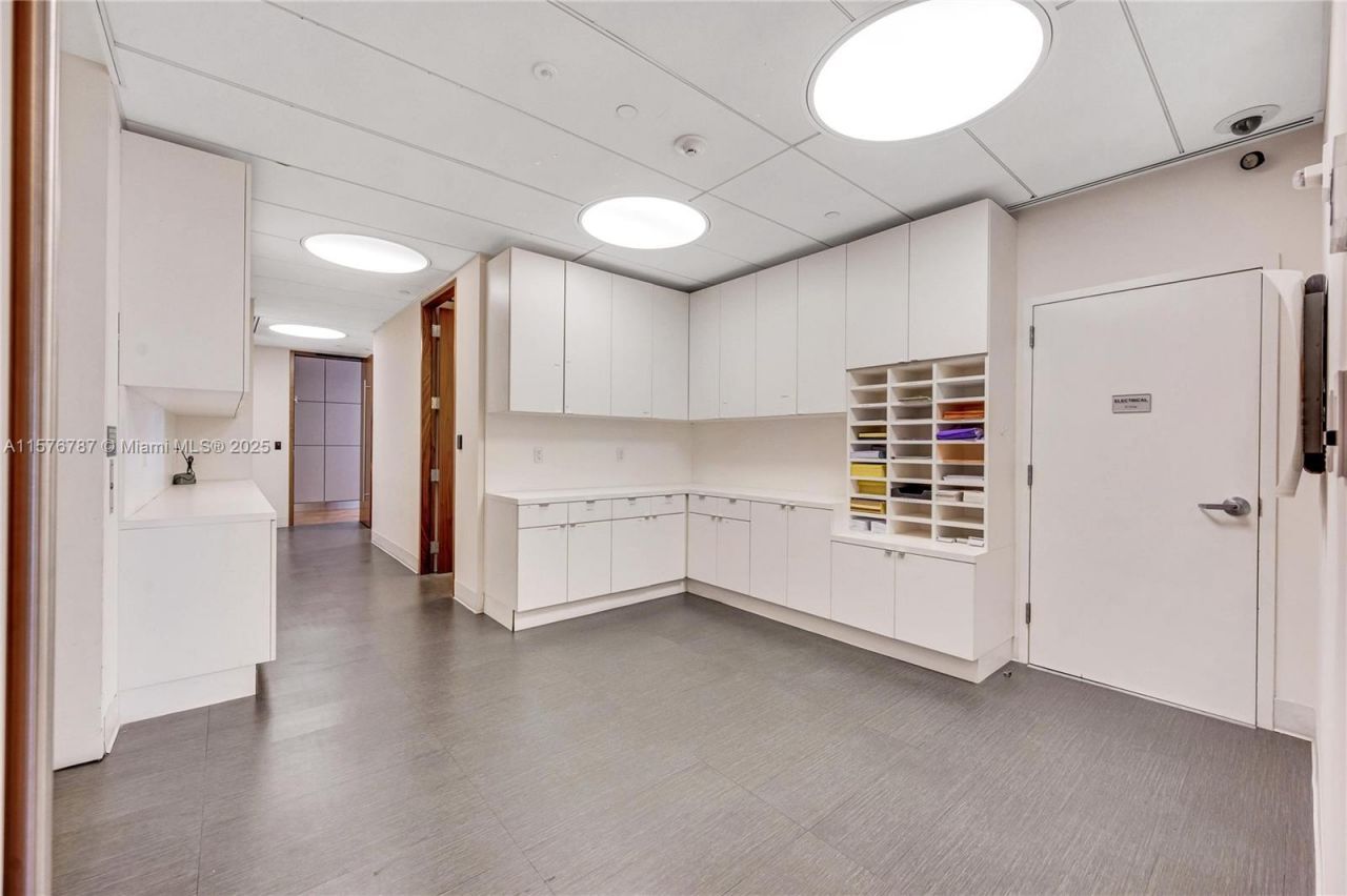 2020 Ponce De Leon Blvd, Unit PH-A1, Coral Gables, FL 33134 Photo