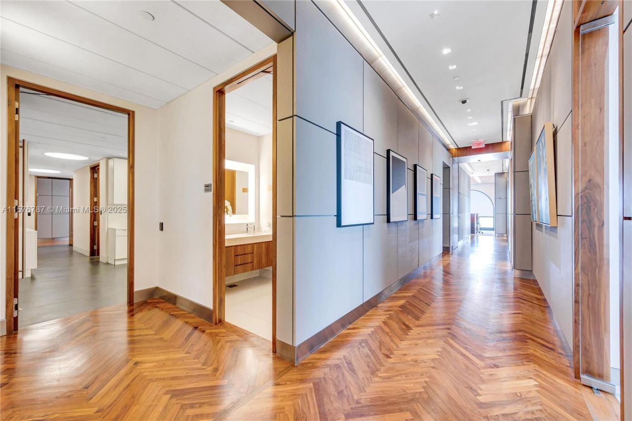 2020 Ponce De Leon Blvd, Unit PH-A1, Coral Gables, FL 33134 Photo