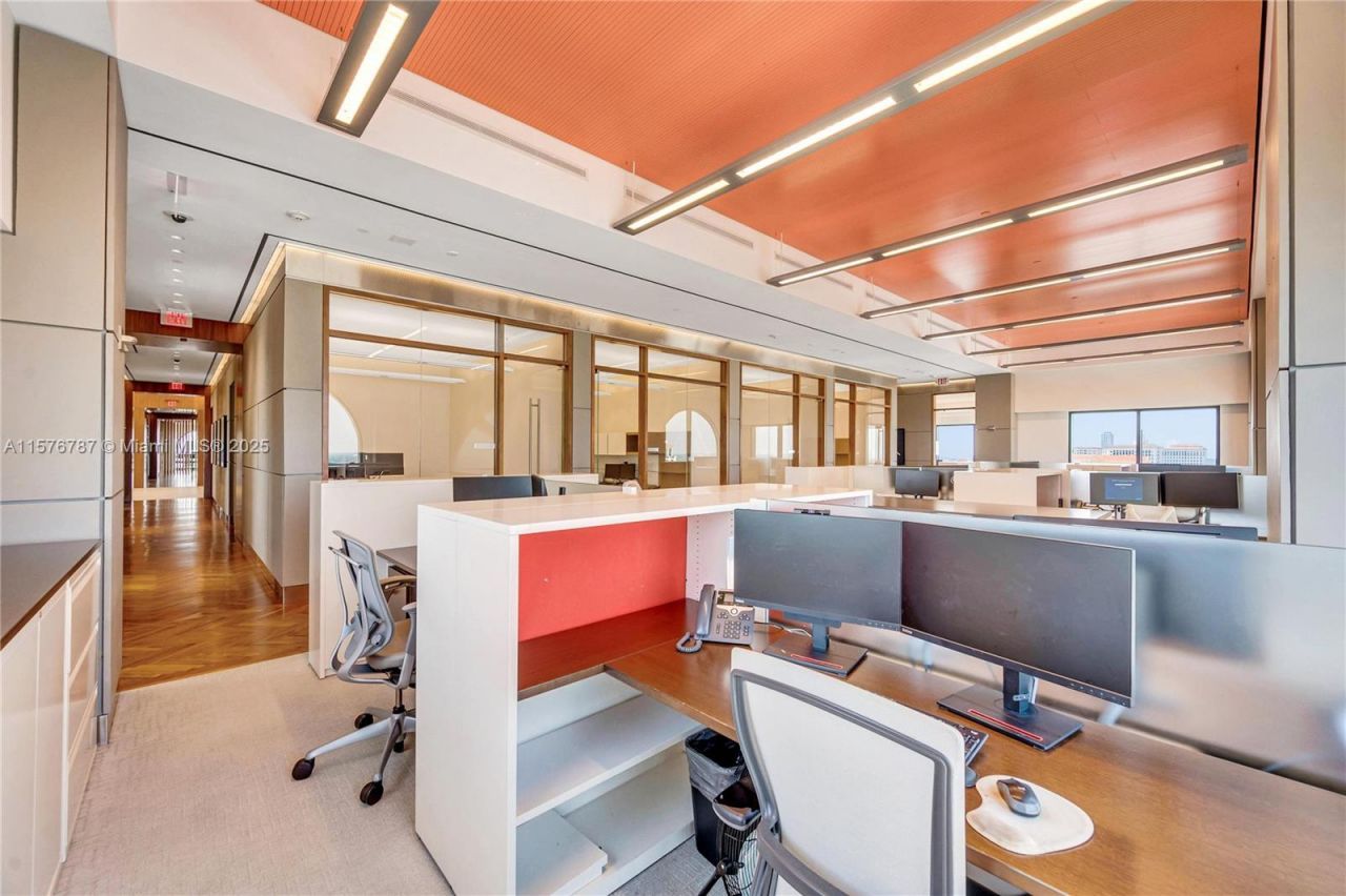 2020 Ponce De Leon Blvd, Unit PH-A1, Coral Gables, FL 33134 Photo