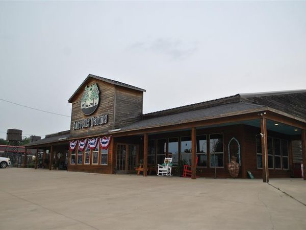 405, 407, 409 E Central a Central, Comanche, TX 76442