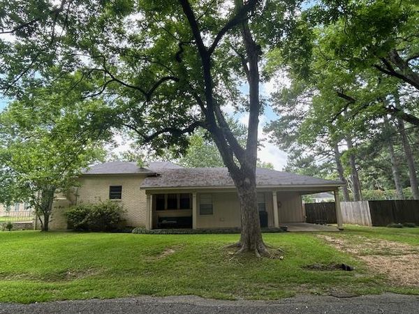 257 N Caroline St., Centreville, MS 39631