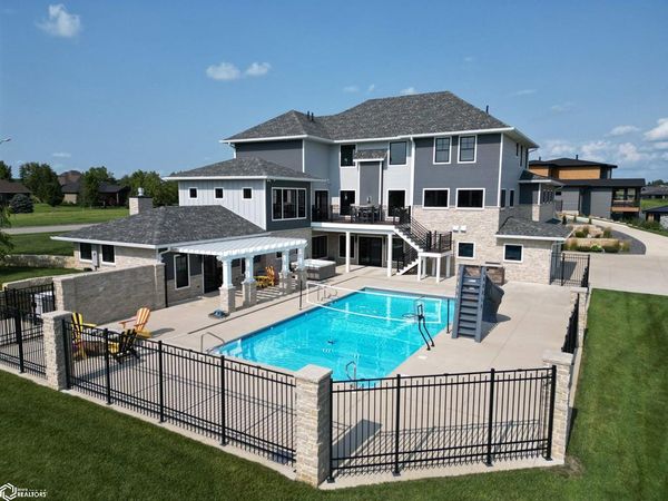 451 Deer Creek Lane, Carroll, IA 51401