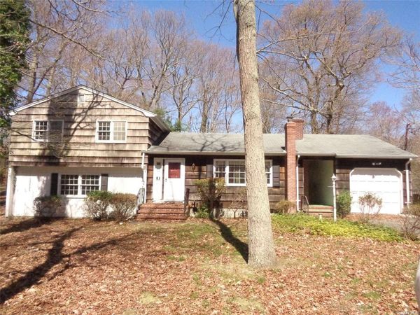 18 Howard Street, Wading River, NY 11792