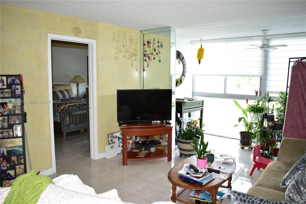 3051 E Sunrise Lakes Dr, Unit 211, Sunrise, FL 33322 Photo