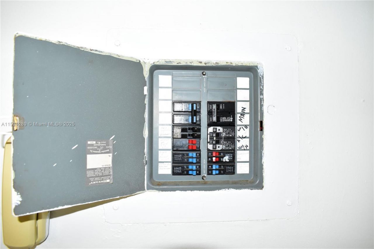 3051 E Sunrise Lakes Dr, Unit 211, Sunrise, FL 33322 Photo