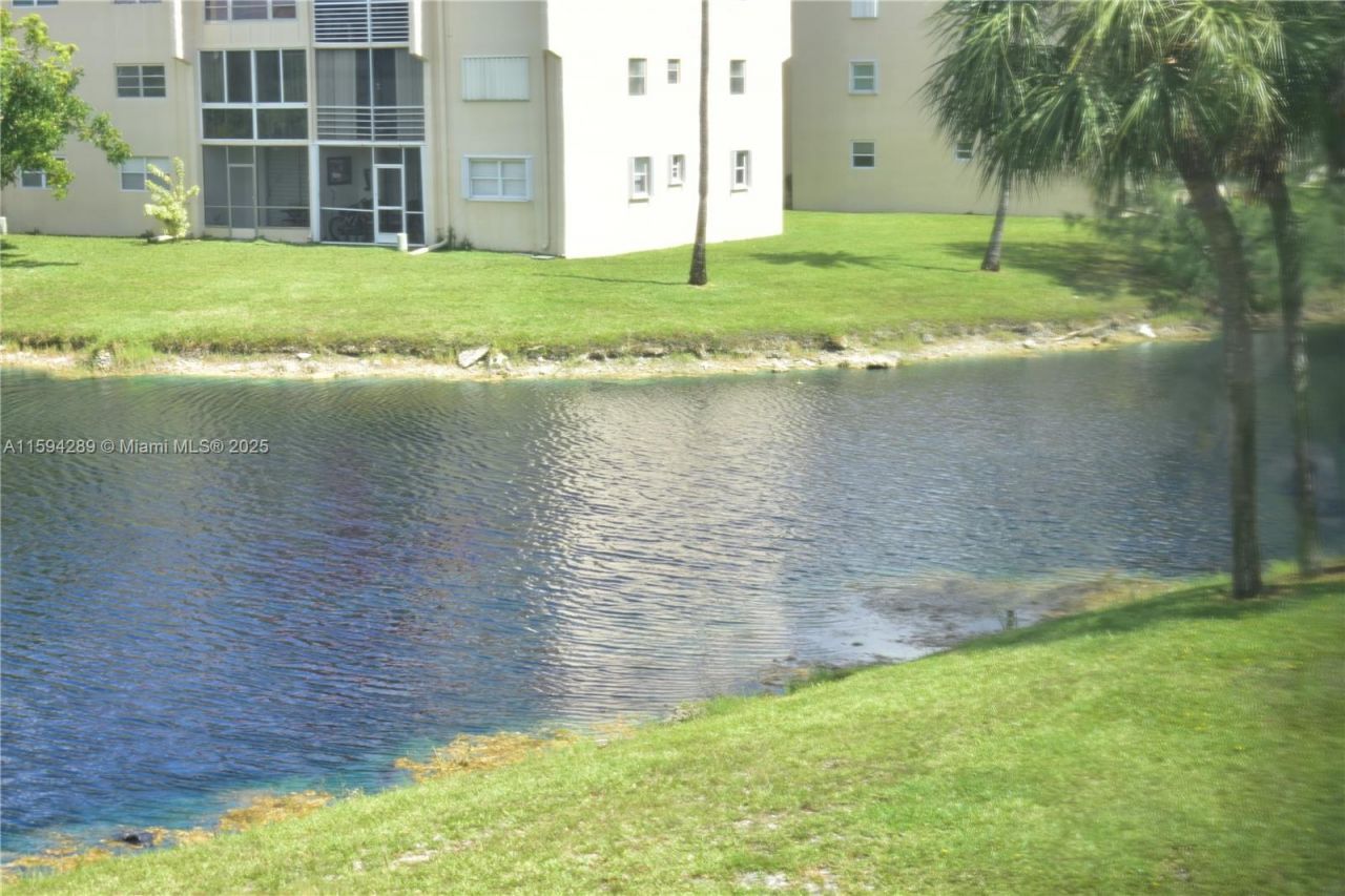 3051 E Sunrise Lakes Dr, Unit 211, Sunrise, FL 33322 Photo