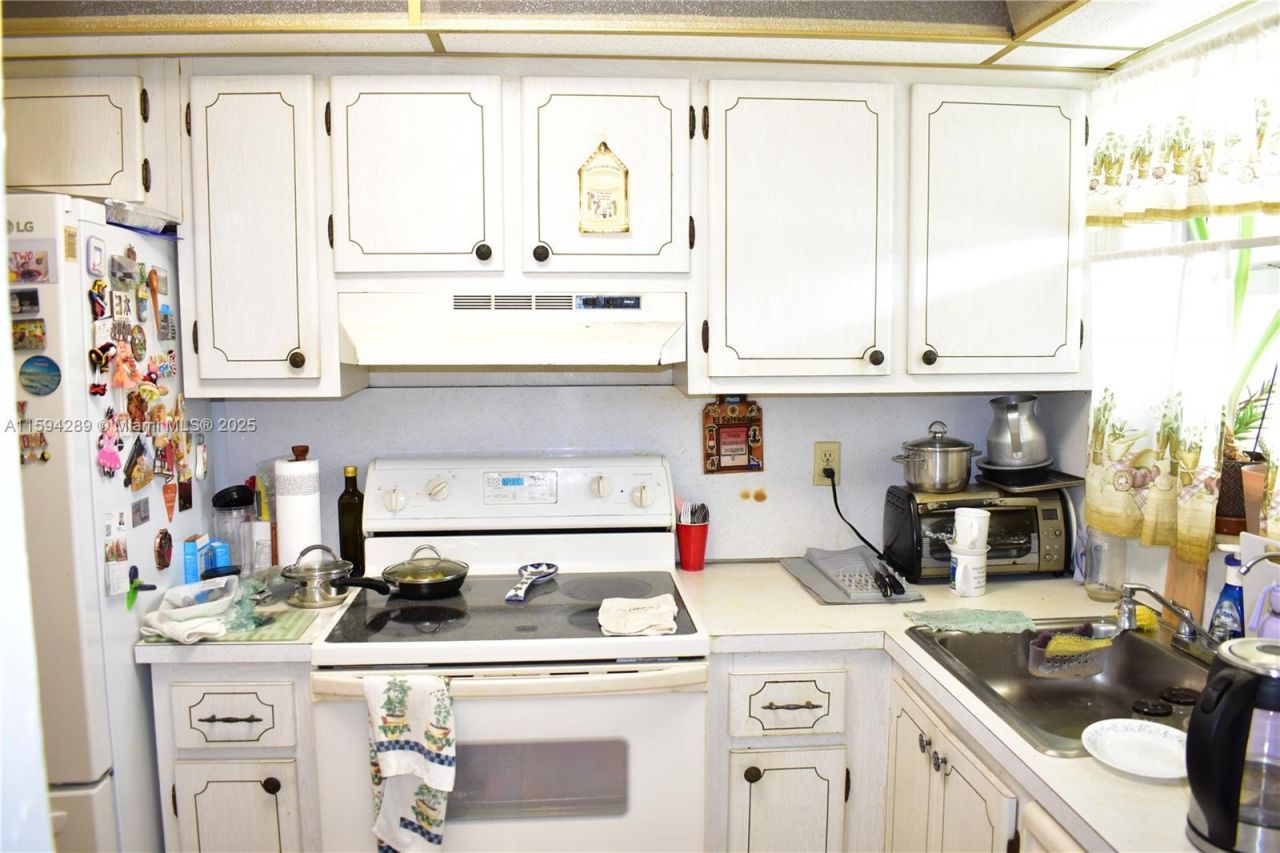 3051 E Sunrise Lakes Dr, Unit 211, Sunrise, FL 33322 Photo