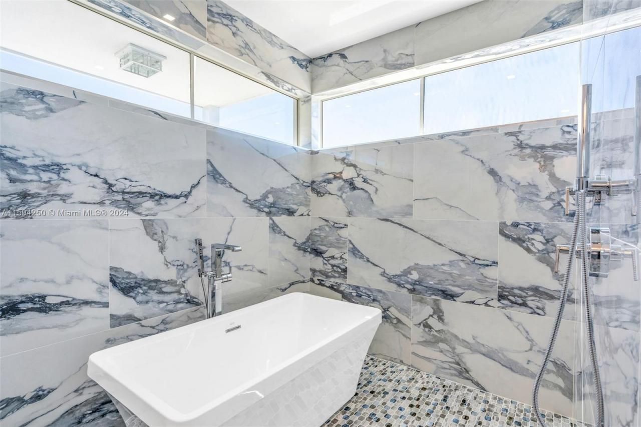 84 Coral Way, Key Largo, FL 33037 Photo