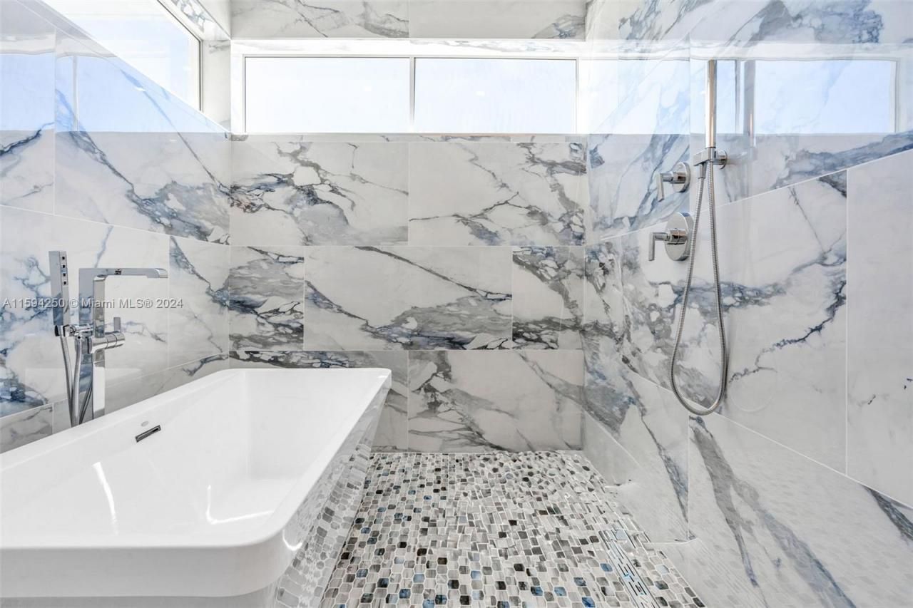 84 Coral Way, Key Largo, FL 33037 Photo