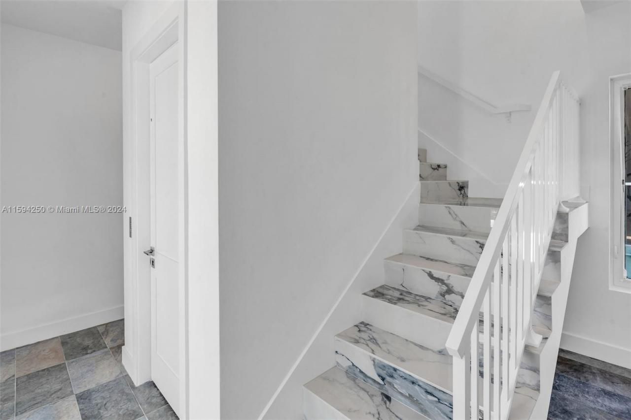 84 Coral Way, Key Largo, FL 33037 Photo