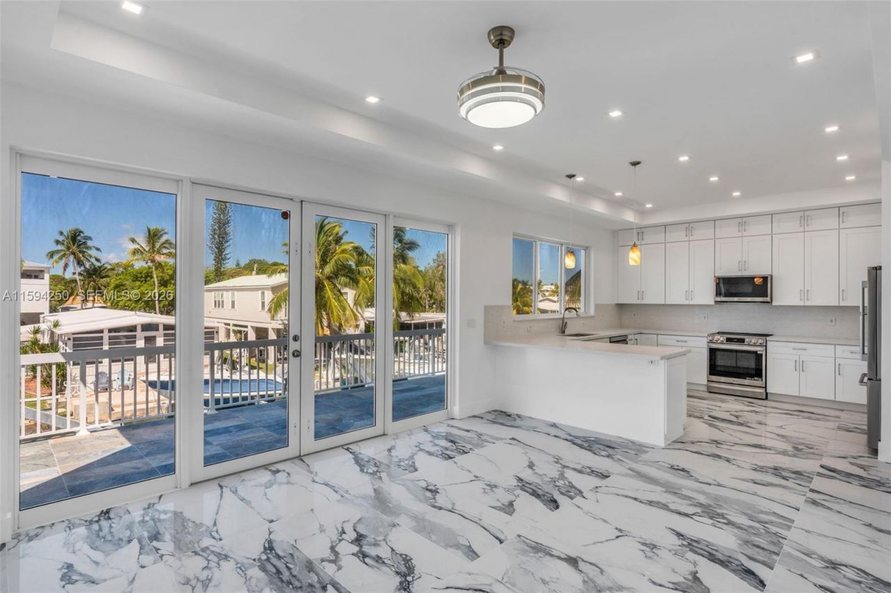 84 Coral Way, Key Largo, FL 33037 Photo