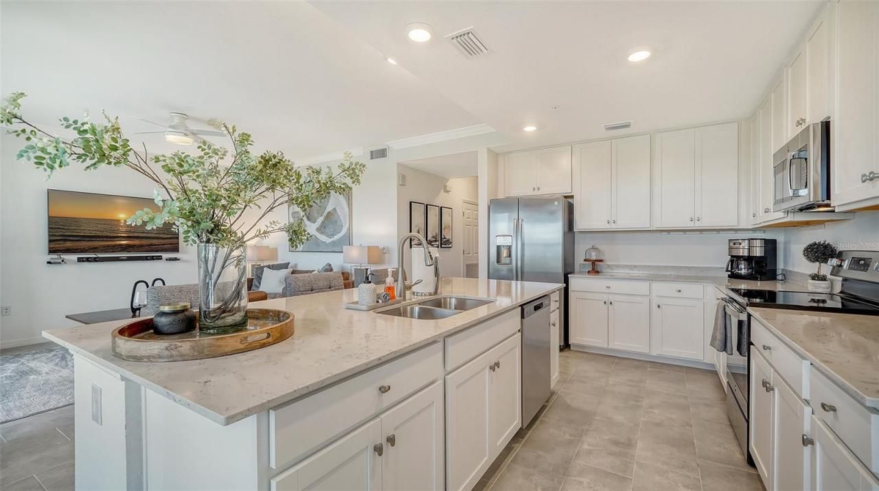 18028 Gawthrop Drive, Unit 306, Bradenton, FL 34211 Photo