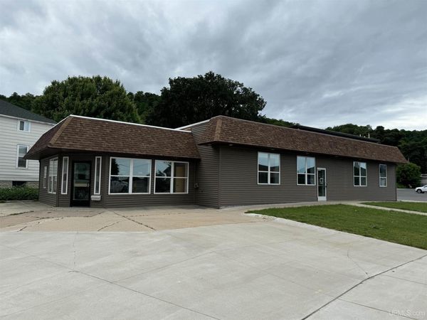 601 W Munising Avenue, Munising, MI 49862