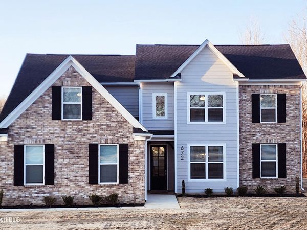 672 Centerline Roper Loop, Byhalia, MS 38611