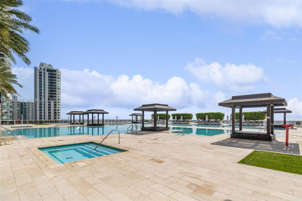 1800 S Ocean Dr, Unit 1401, Hallandale Beach, FL 33009 Photo