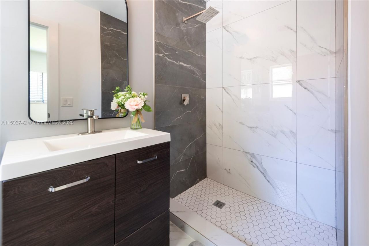 2308 SE 18 St, Fort Lauderdale, FL 33316 Photo