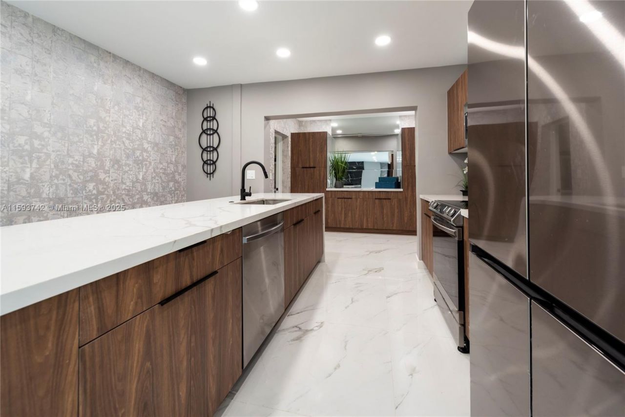 2308 SE 18 St, Fort Lauderdale, FL 33316 Photo