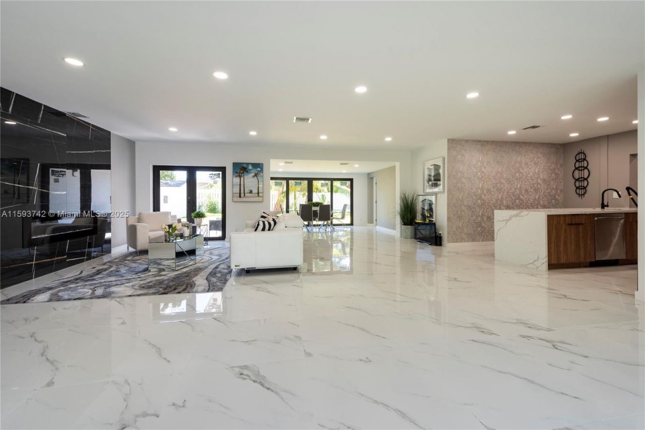 2308 SE 18 St, Fort Lauderdale, FL 33316 Photo