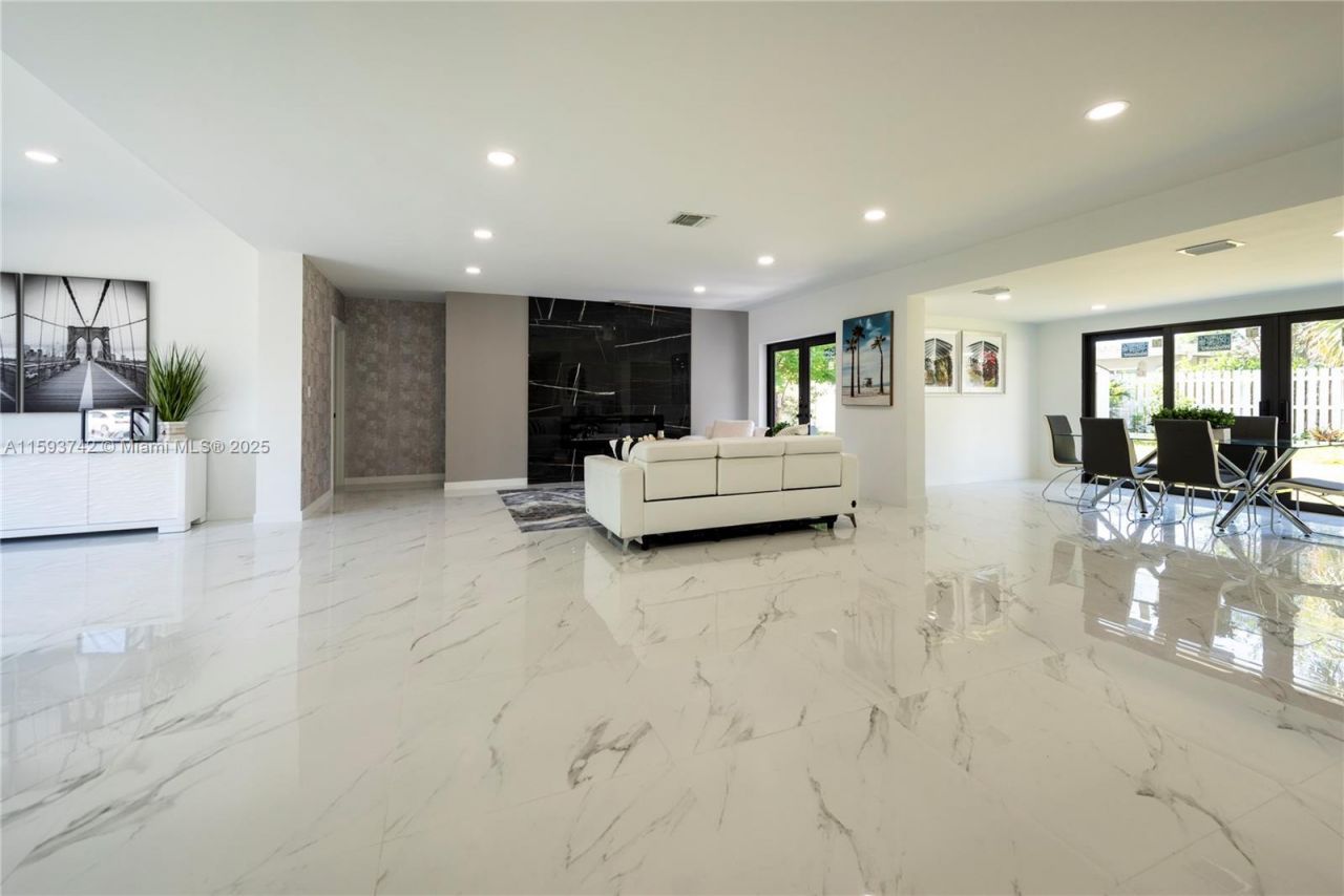 2308 SE 18 St, Fort Lauderdale, FL 33316 Photo