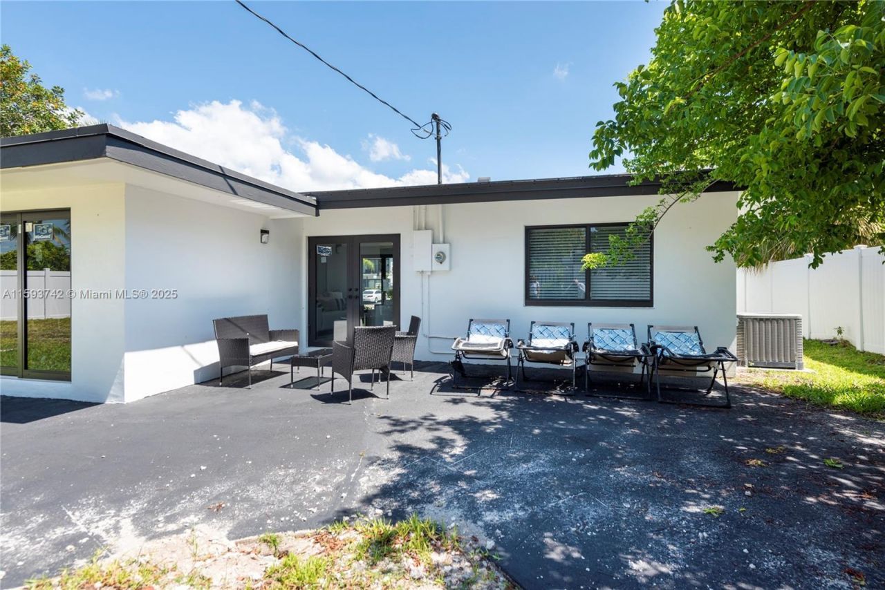 2308 SE 18 St, Fort Lauderdale, FL 33316 Photo