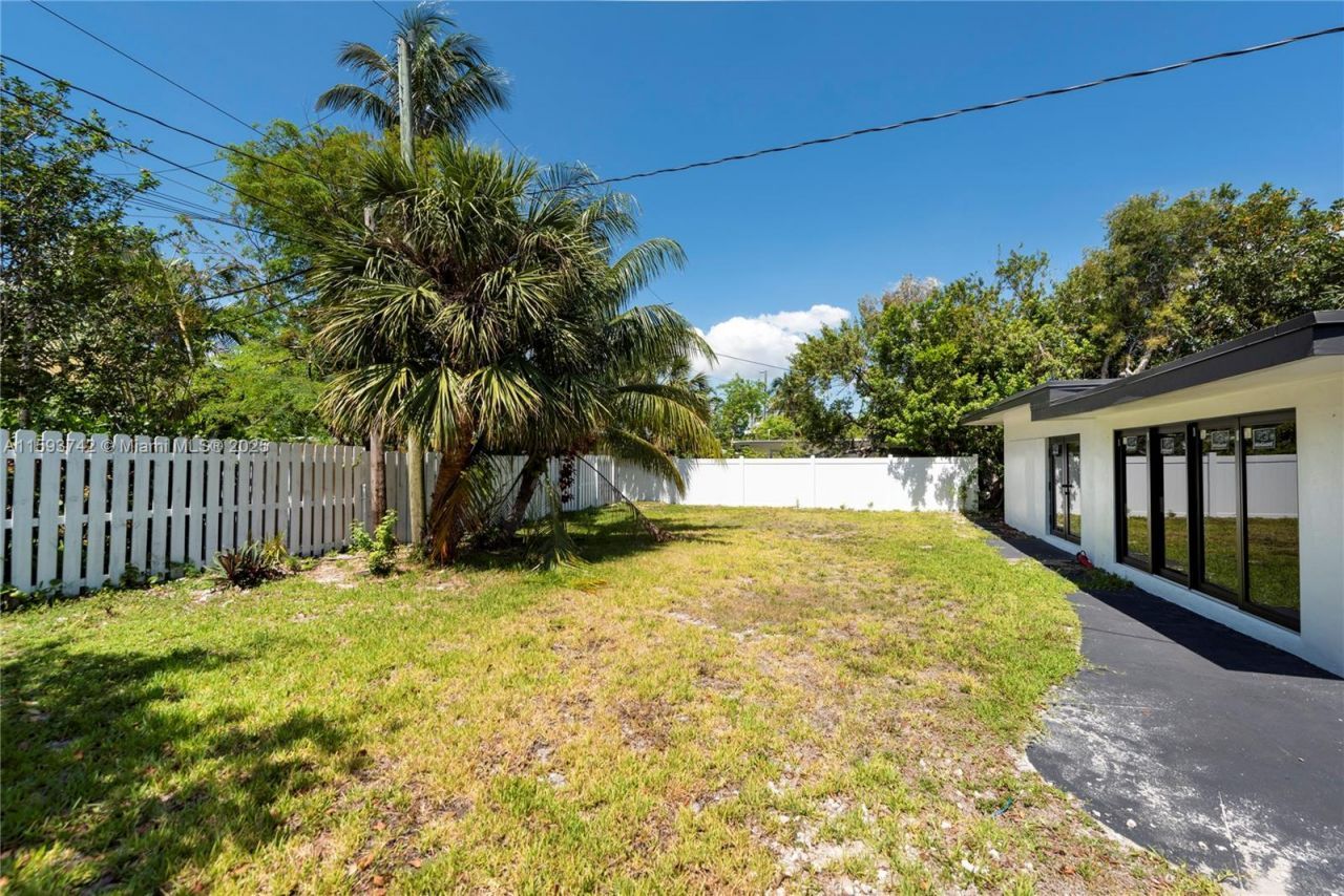 2308 SE 18 St, Fort Lauderdale, FL 33316 Photo