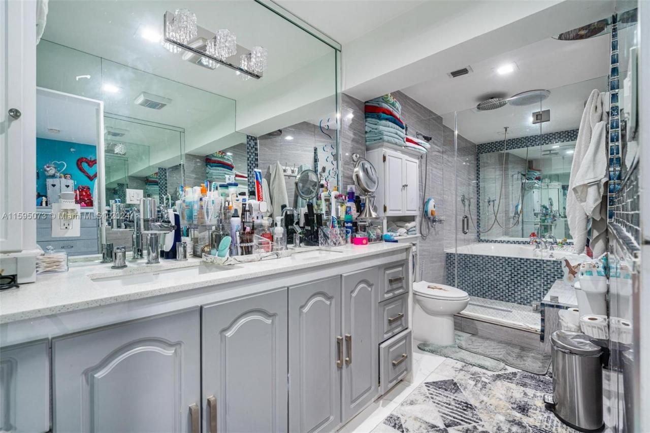 1651 NW 111th St, Miami, FL 33167 Photo