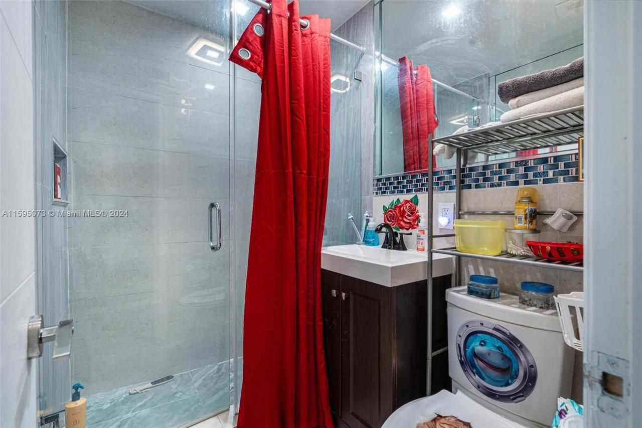 1651 NW 111th St, Miami, FL 33167 Photo