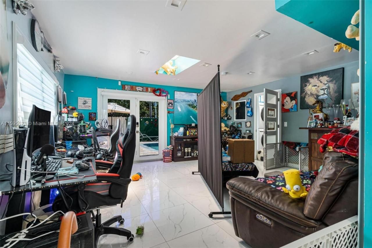 1651 NW 111th St, Miami, FL 33167 Photo