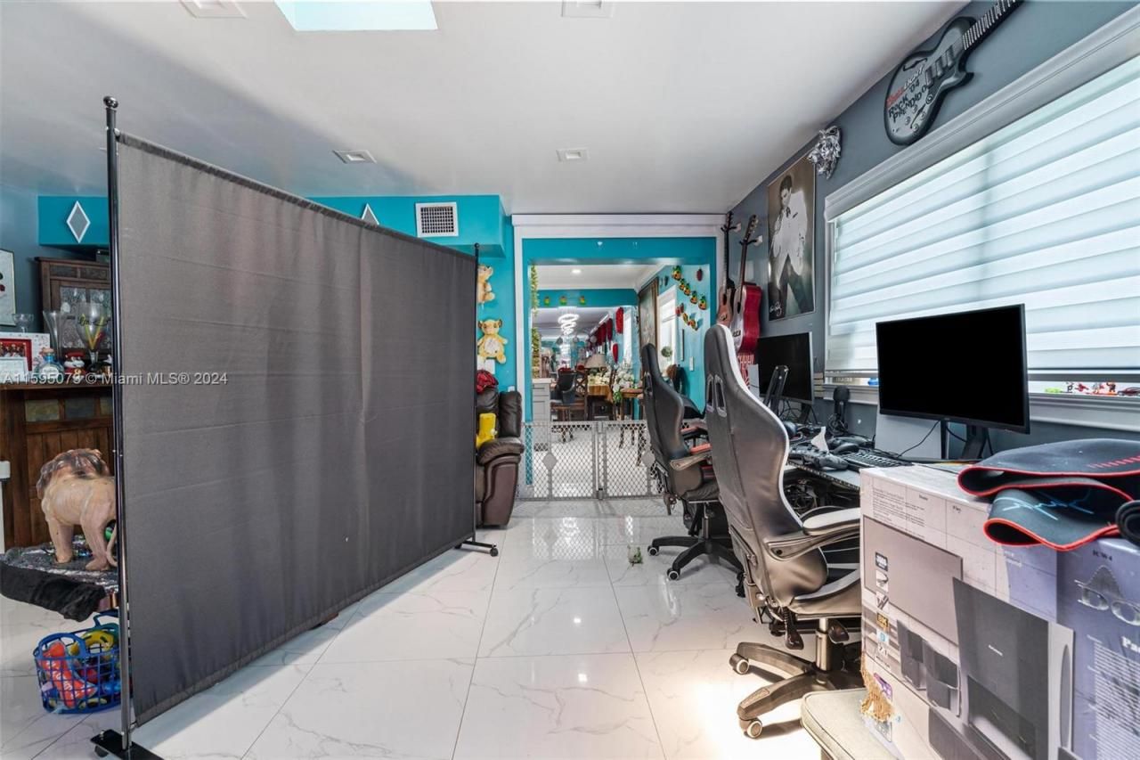 1651 NW 111th St, Miami, FL 33167 Photo