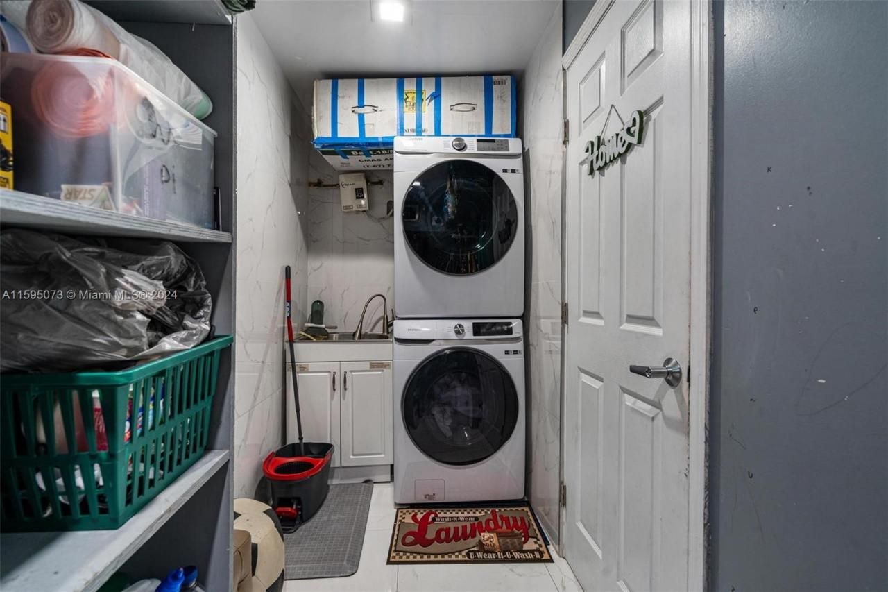 1651 NW 111th St, Miami, FL 33167 Photo