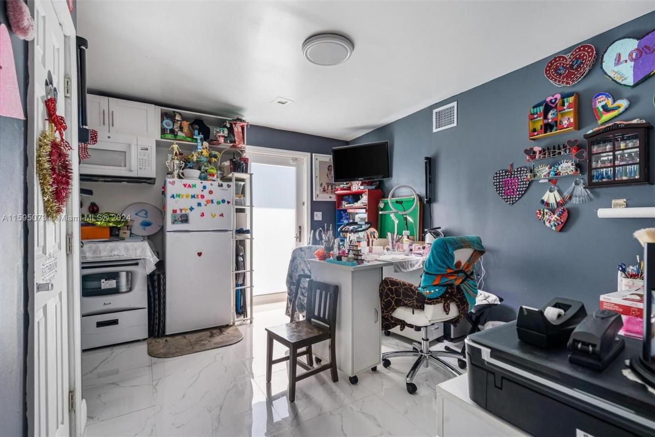 1651 NW 111th St, Miami, FL 33167 Photo