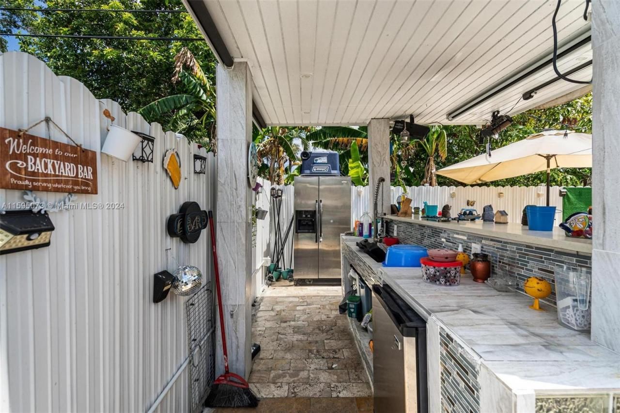 1651 NW 111th St, Miami, FL 33167 Photo